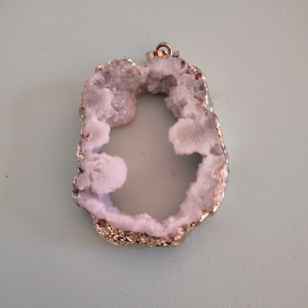 Stunning Geode Pendant in Gold and White